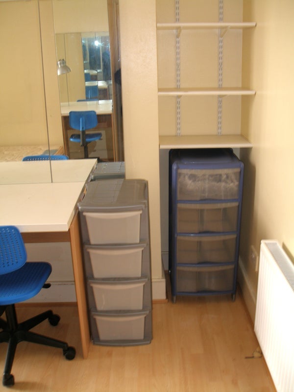 Room West Green Road in Greater London