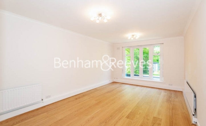 Flat Parkhill Road in Greater London