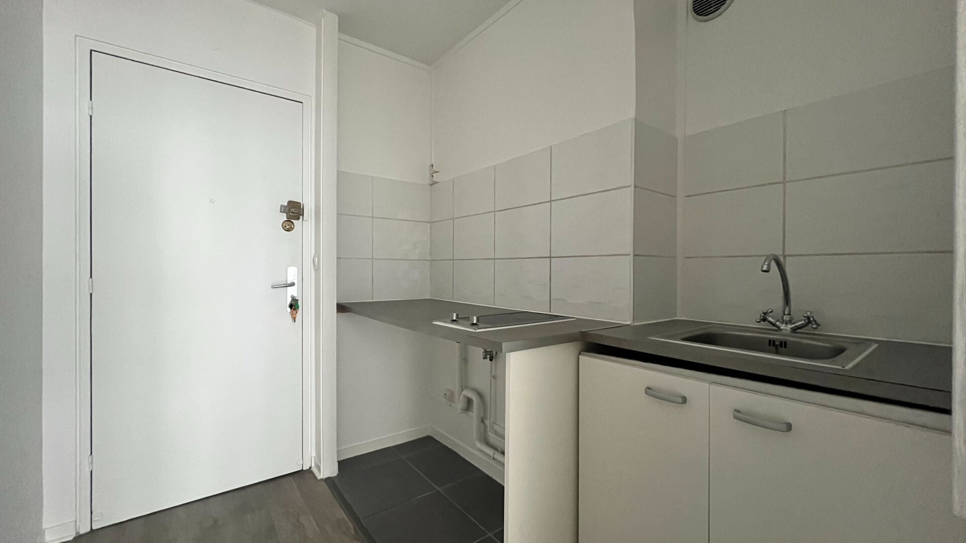 Flat Rue de Crimée in Paris