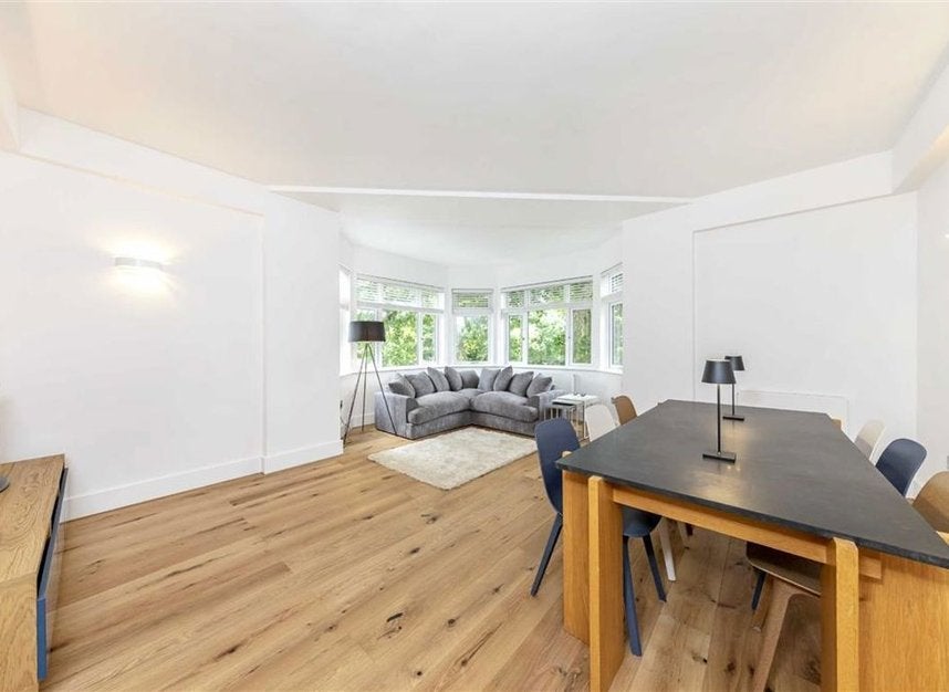 Flat Princes Gate in City of Westminster