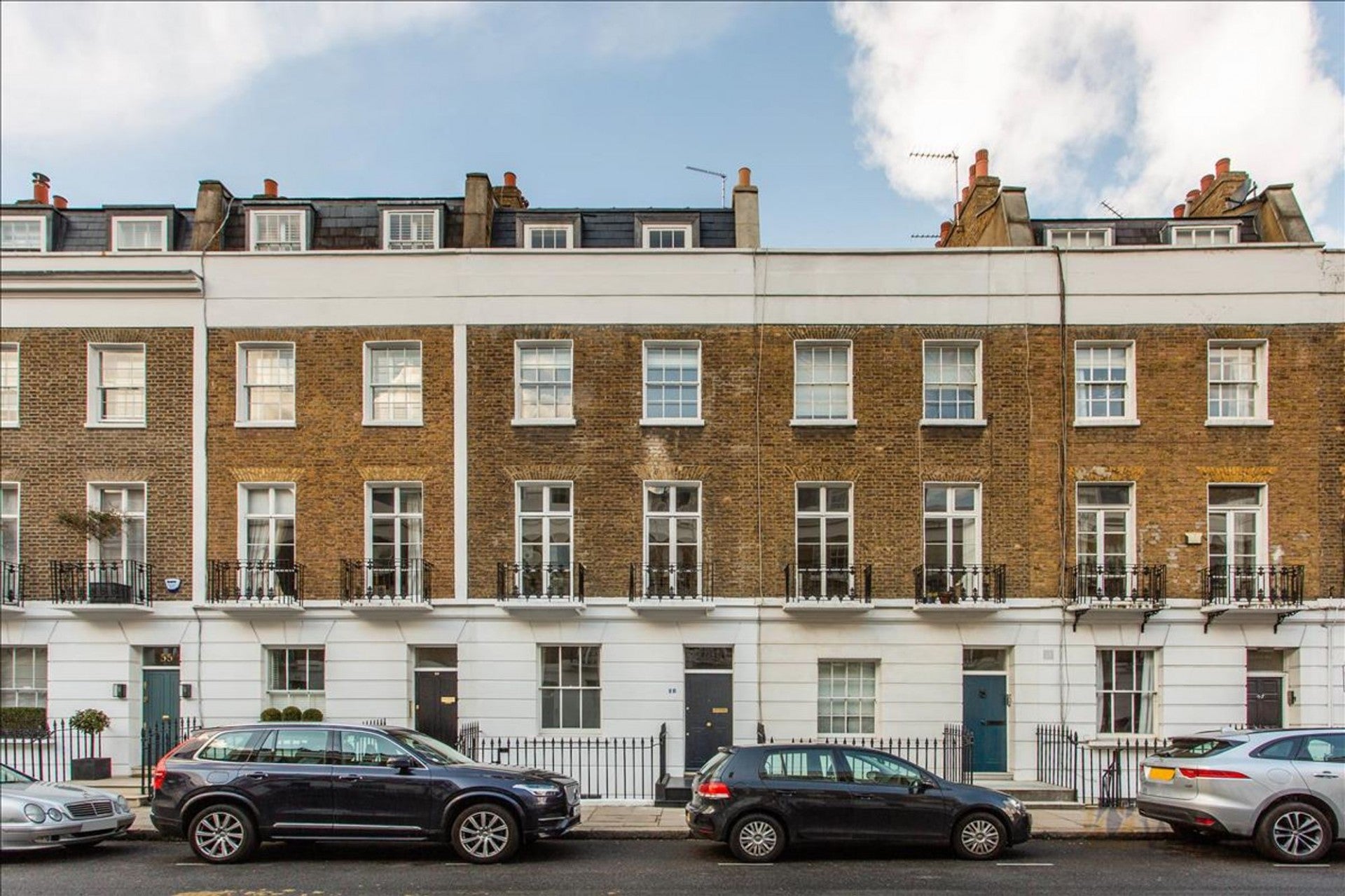 Flat Sydney Street in Greater London