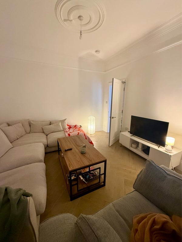 Room Stapleton Road in Greater London