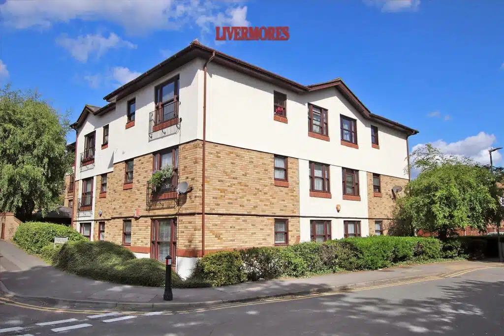Flat Priory Hill in Dartford