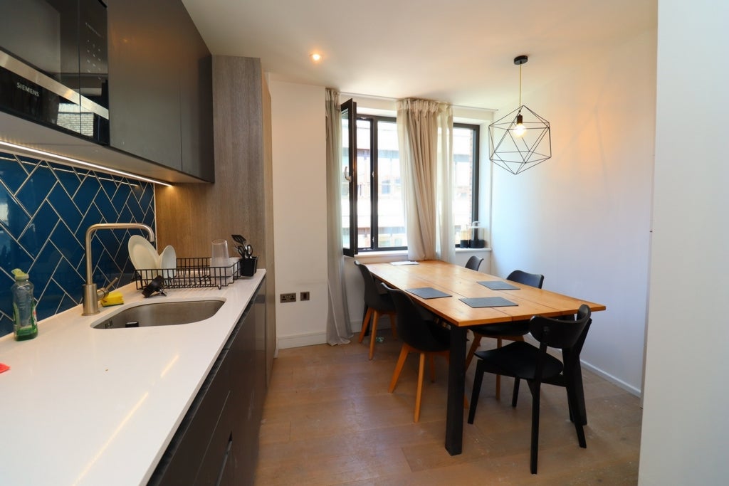 Room Globe Road in Greater London