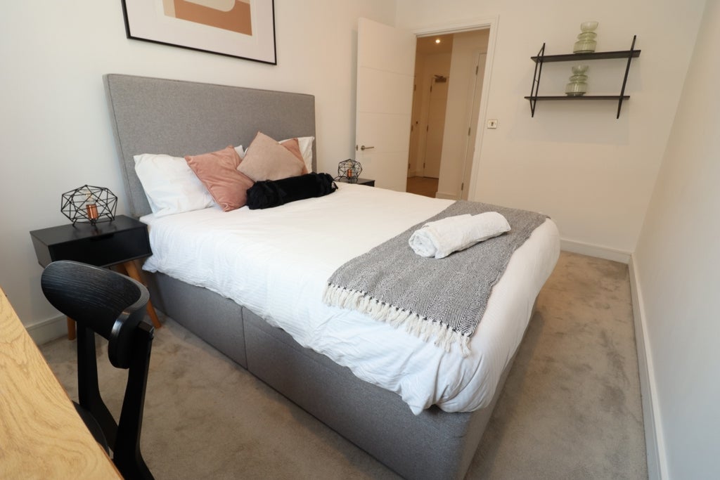 Room Globe Road in Greater London