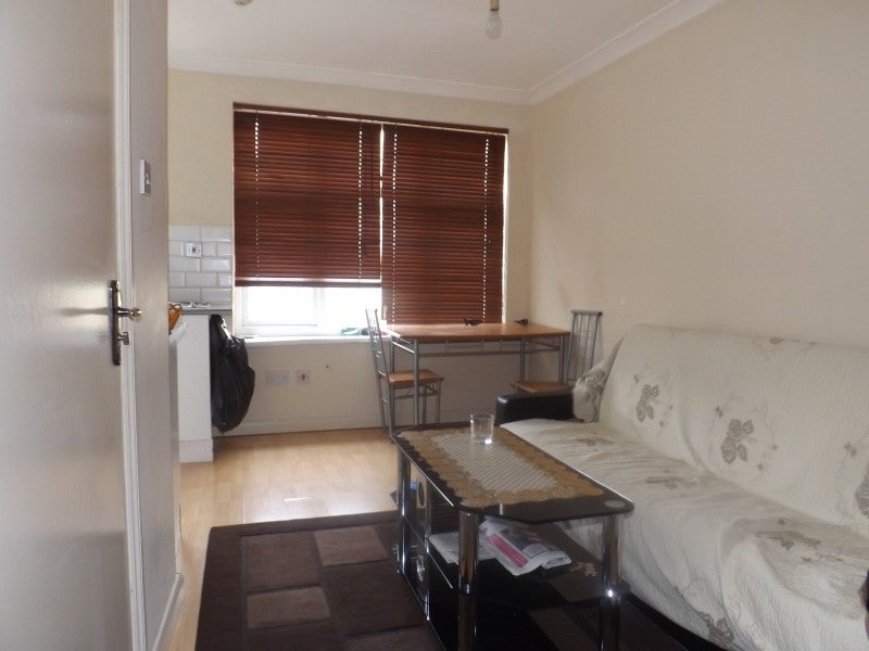 Flat Lea Bridge Road in Greater London
