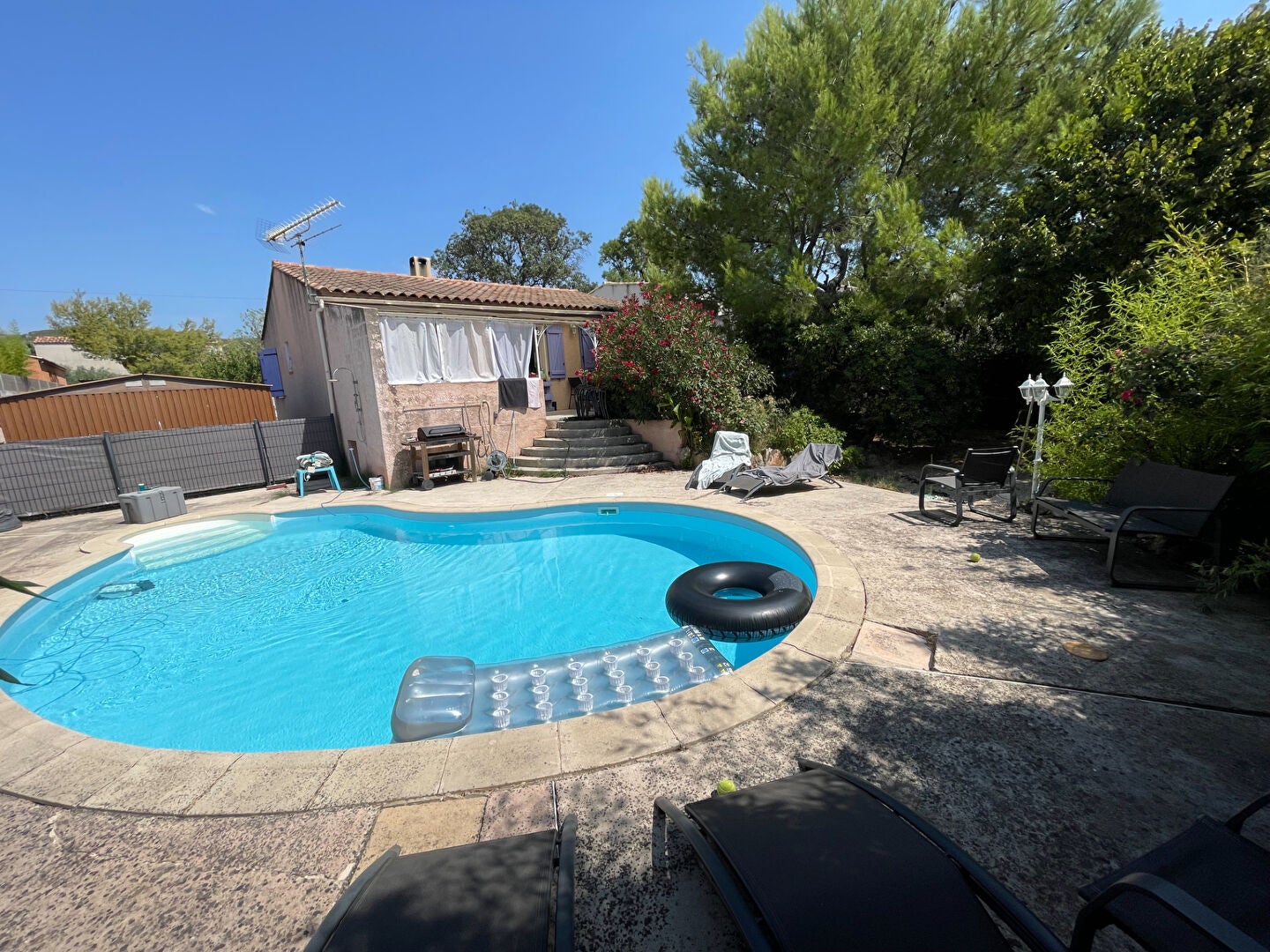 House Rue de la Pomme de Pin in La Fare-les-Oliviers
