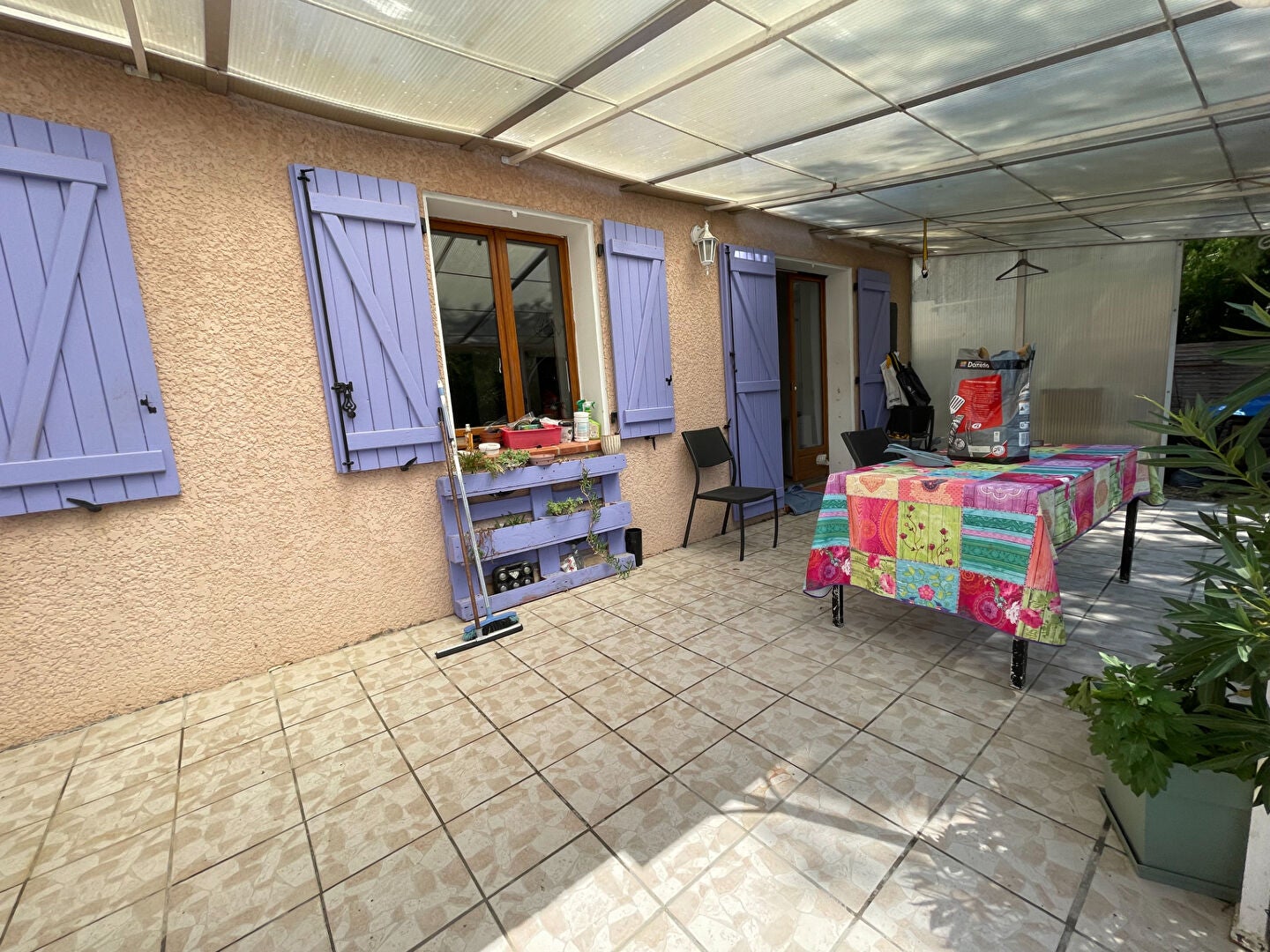 House Rue de la Pomme de Pin in La Fare-les-Oliviers