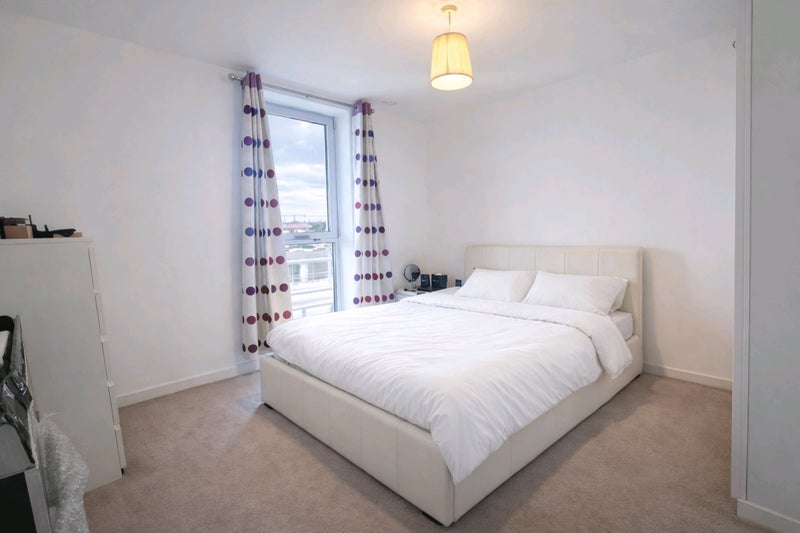Room Wise Road in Greater London