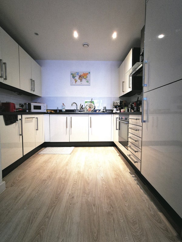 Room Wise Road in Greater London