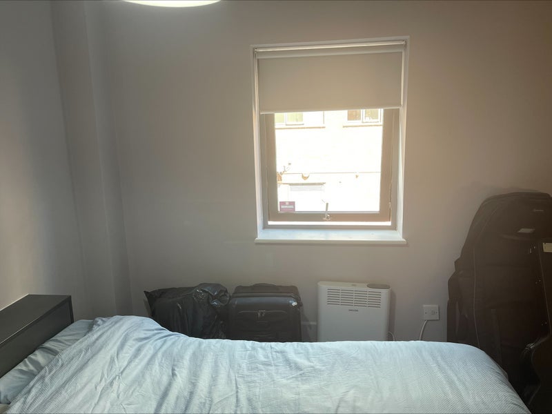 Room Newport Road in Cardiff