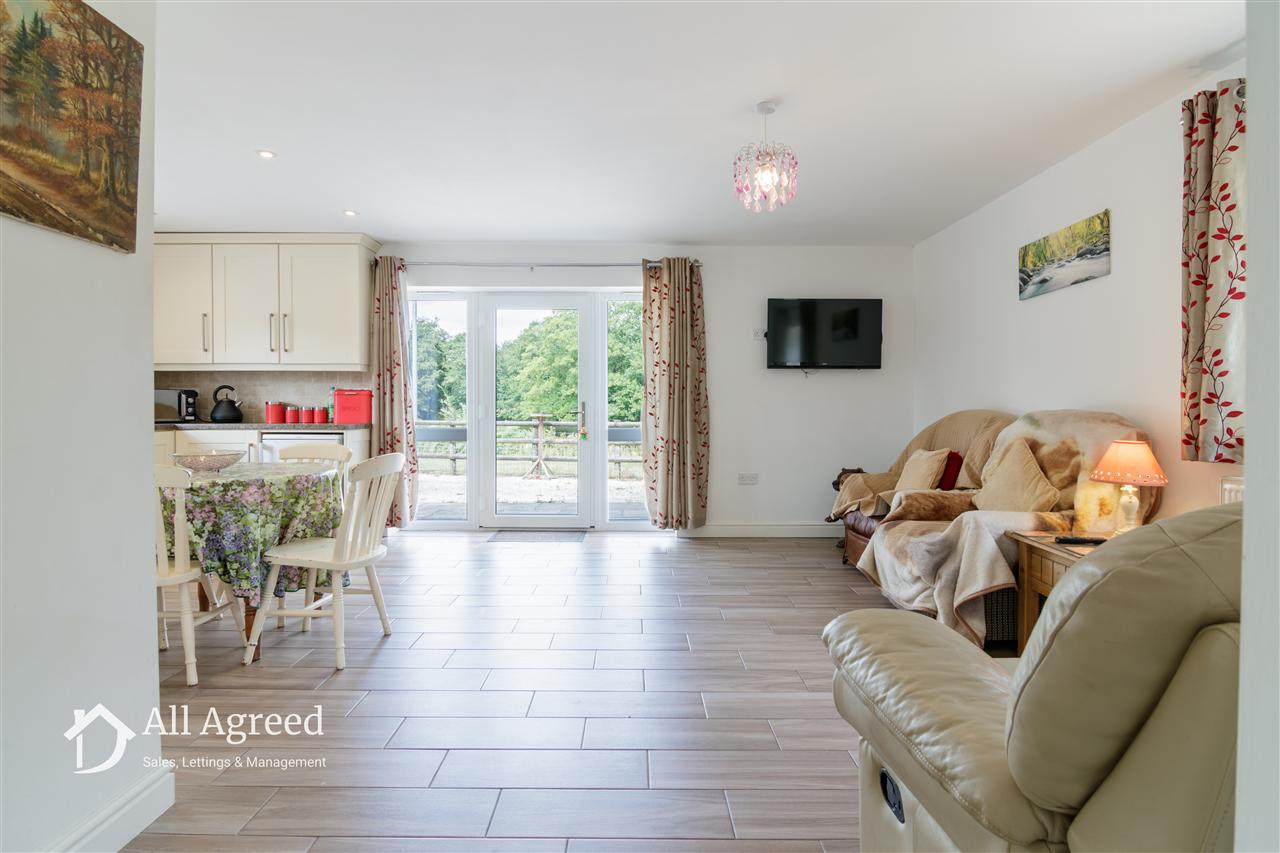 House Sandhall Lane in Amber Valley