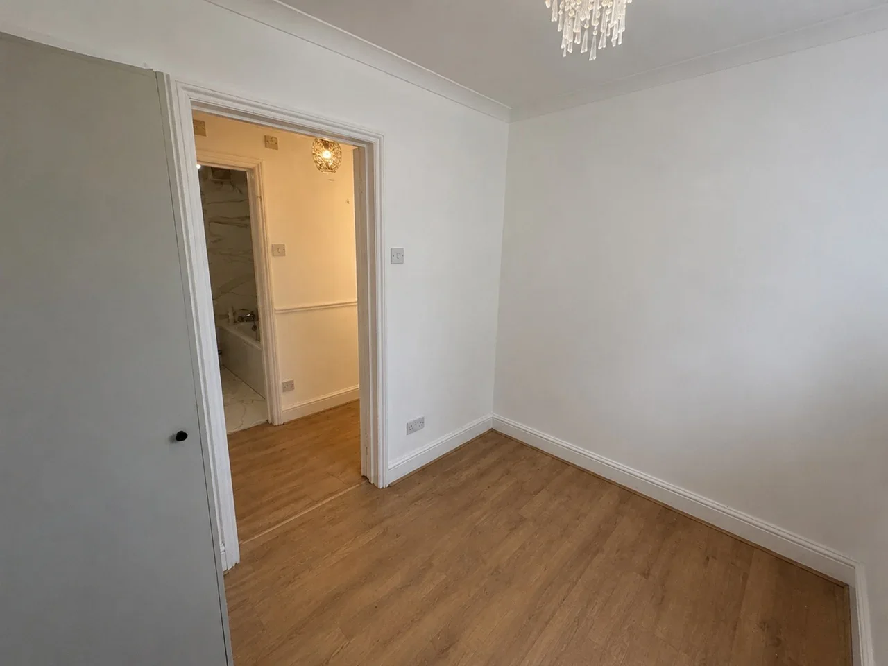 Flat Upton Park in Slough