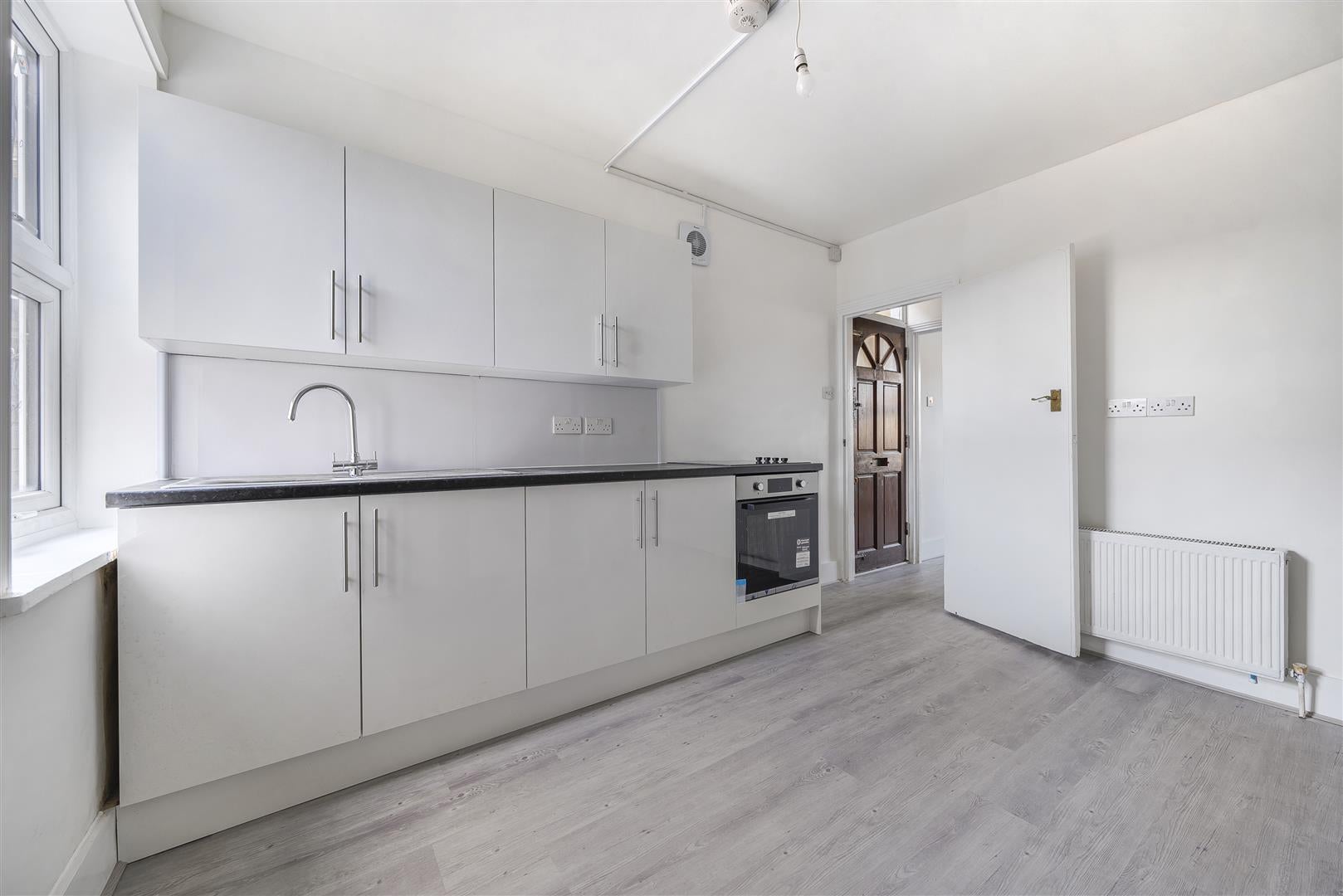 House Dickerage Lane in Greater London