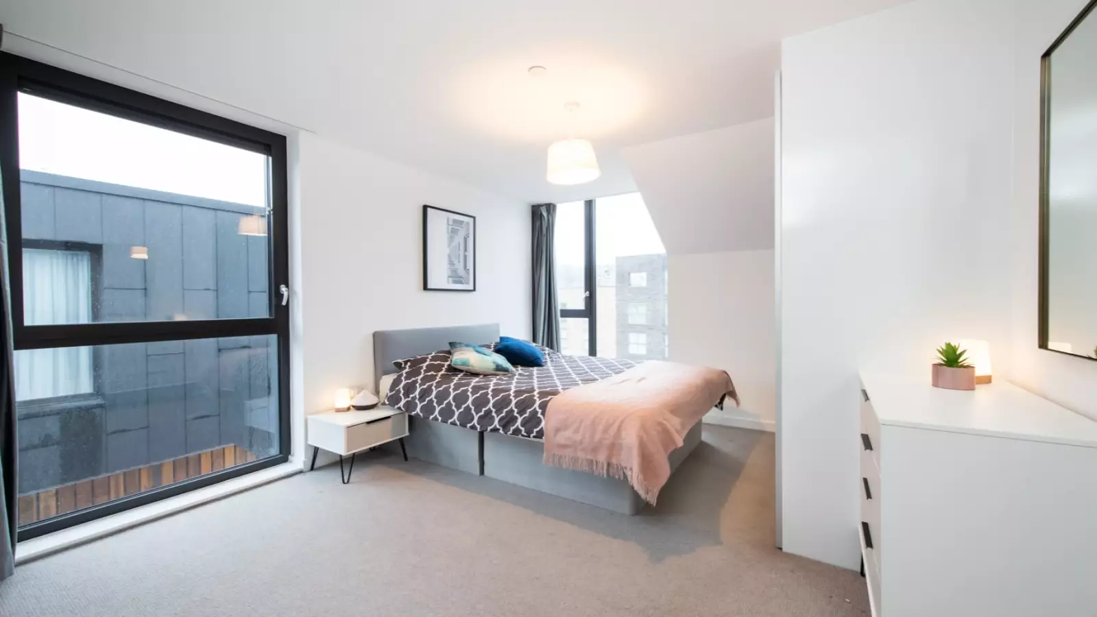 Flat Forrester Way in Greater London