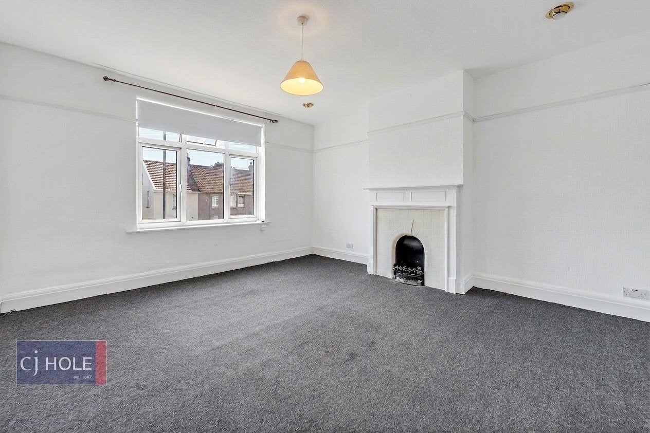 Flat Southmead Road in Bristol