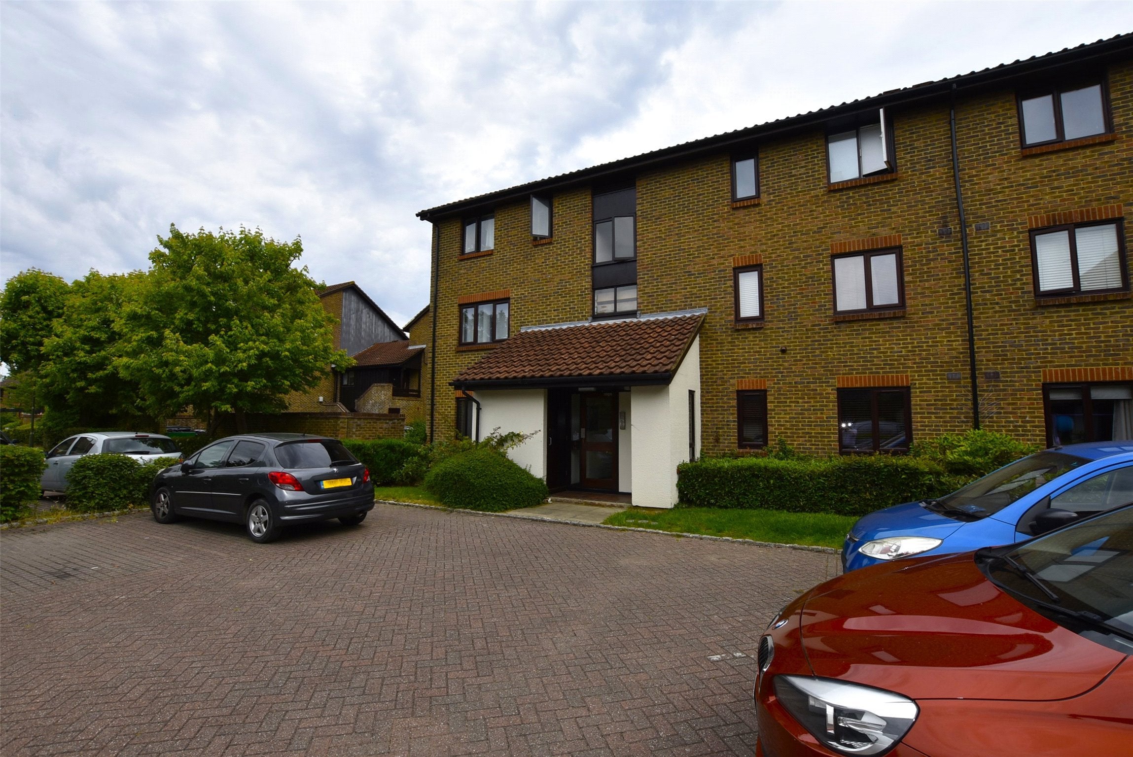 Flat Stockfield in Reigate and Banstead