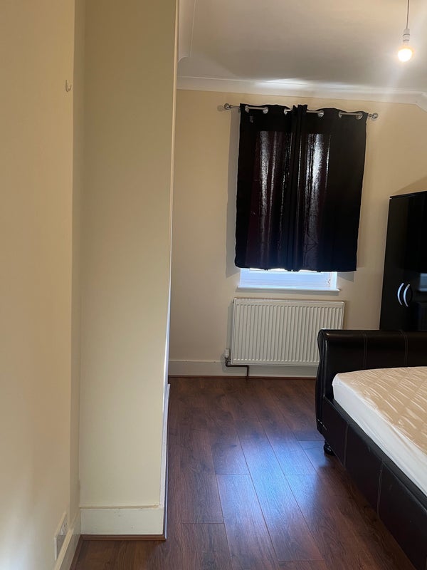Room Laws Close in Greater London