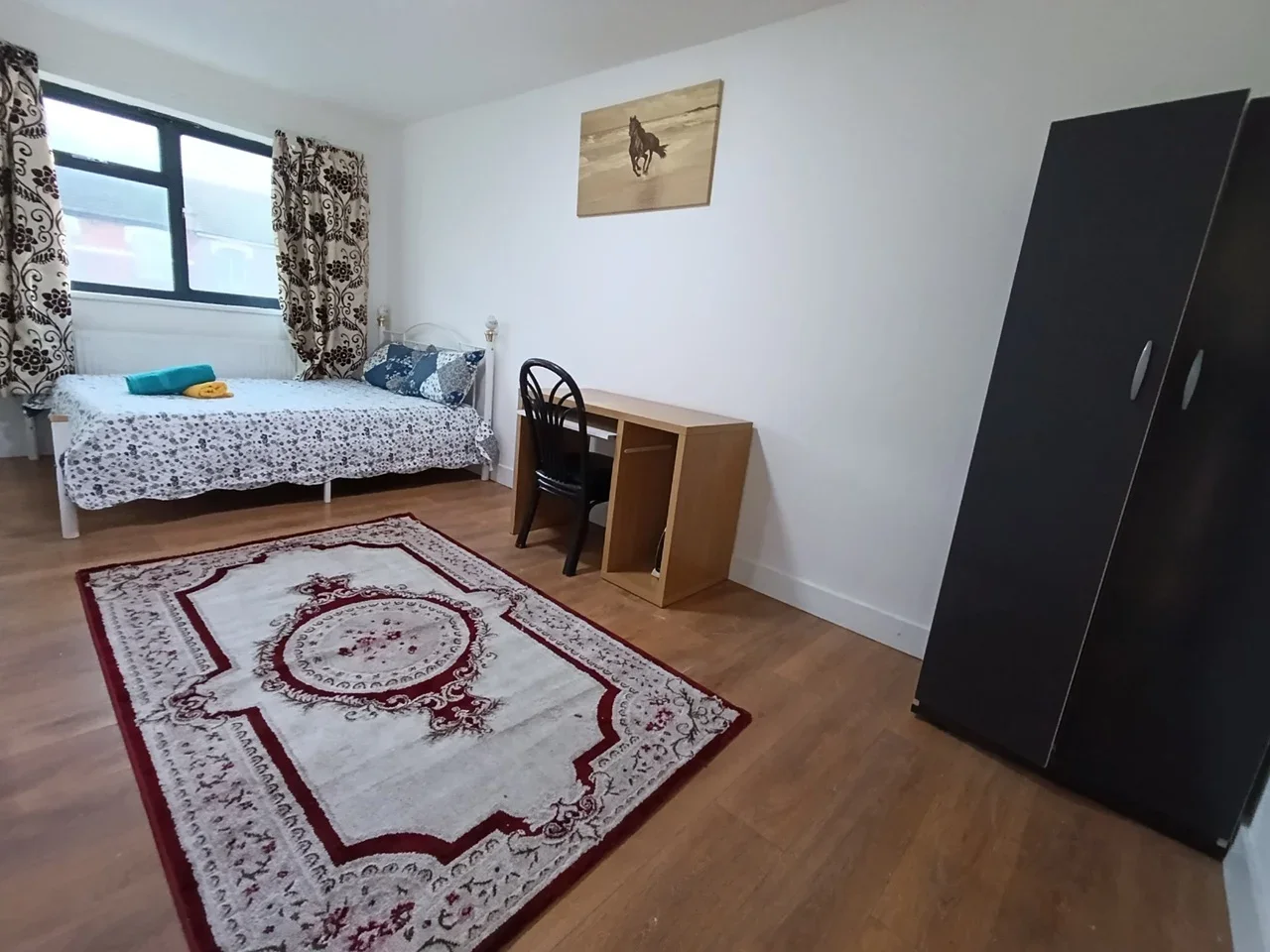 Flat Barking Road in Greater London