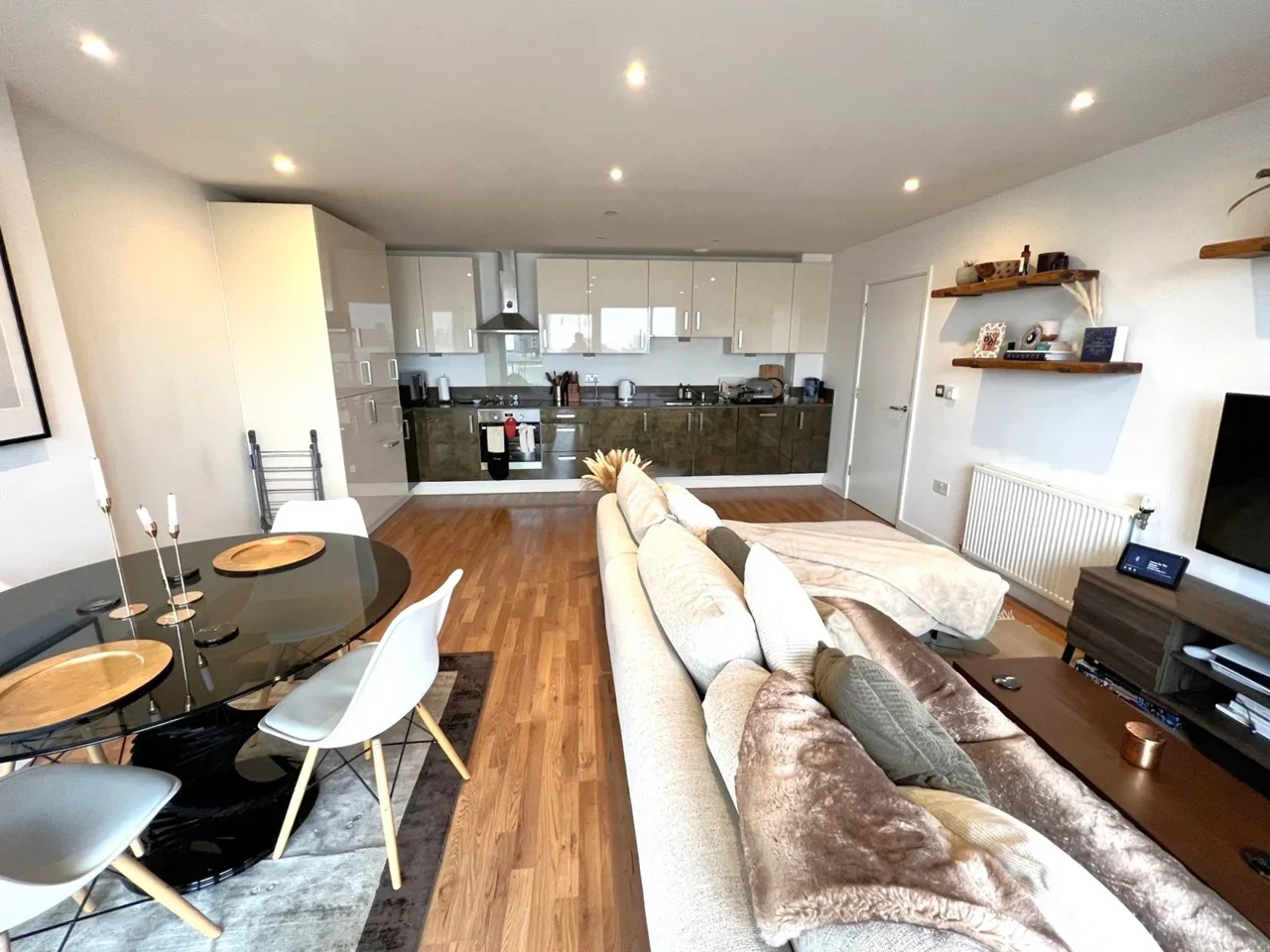 Flat Yabsley Street in Greater London
