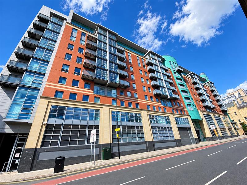 Flat Whitworth Street West in Manchester
