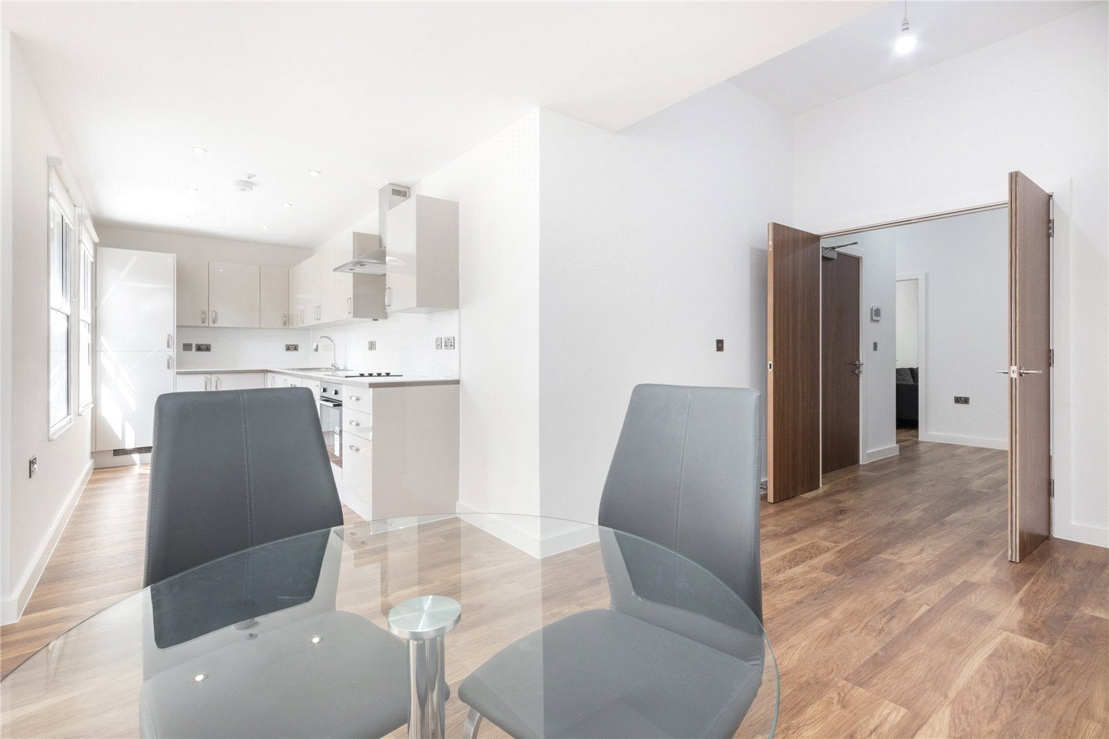 Flat Blackfriars Road in Greater London