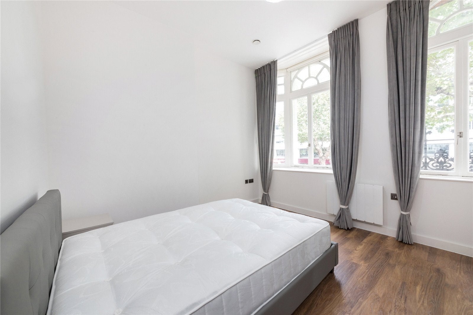 Flat Blackfriars Road in Greater London