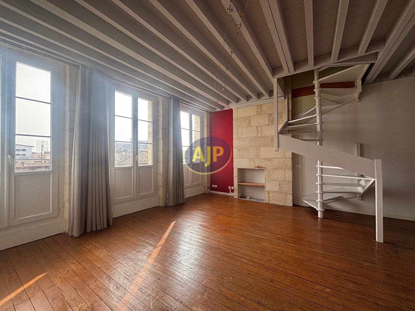 Flat Route de la Fontbrune in Cours-de-Pile