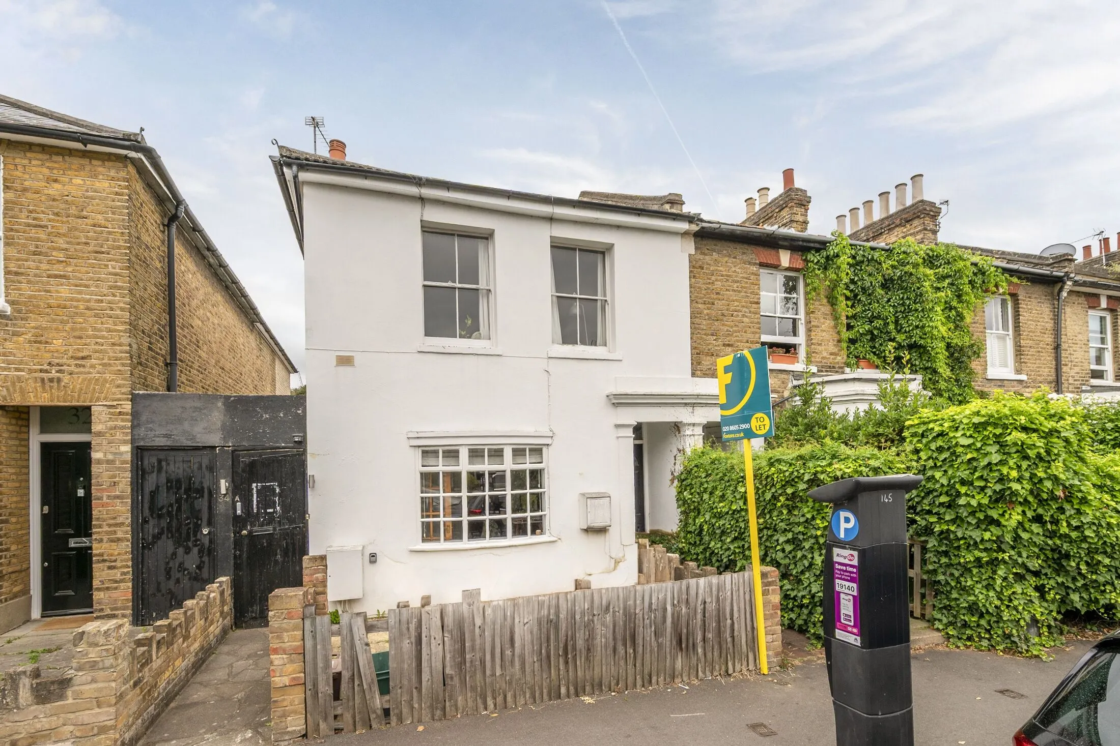 Flat Gladstone Road in Greater London