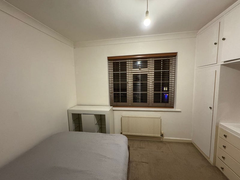Room Ellenbridge Way in Greater London