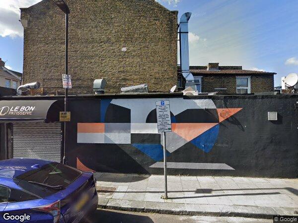 Room Turnpike Lane in Greater London