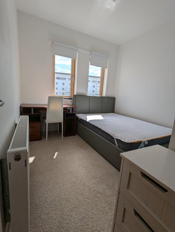 Room Lochburn Gardens in Glasgow