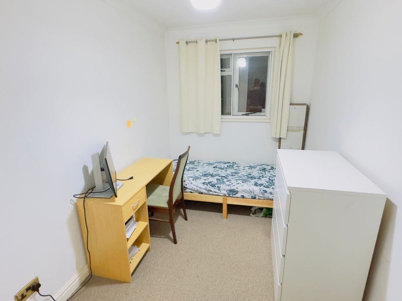 Room Maresfield in Greater London