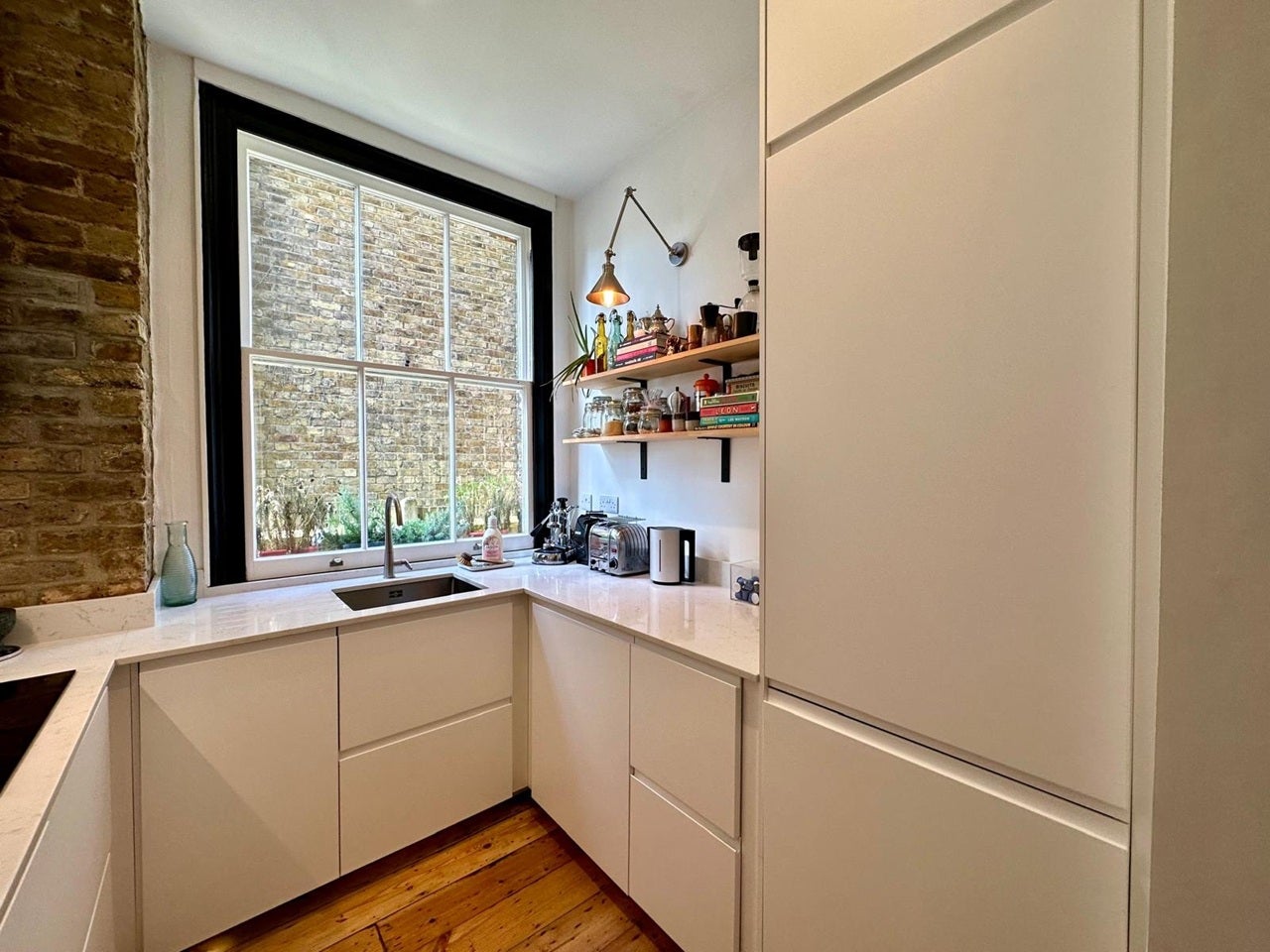 Flat Waldegrave Road in Greater London