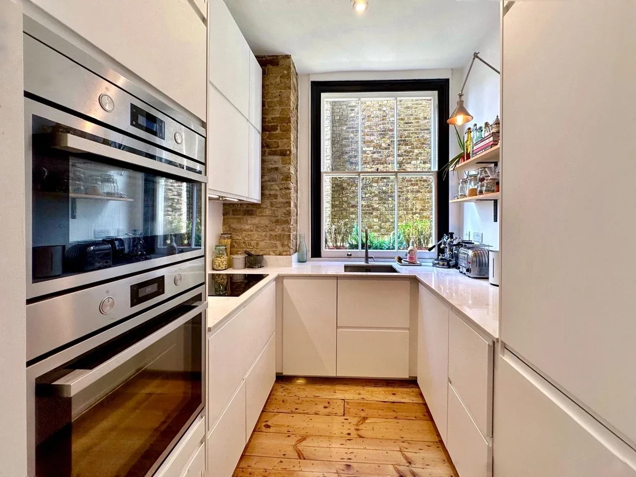 Flat Waldegrave Road in Greater London