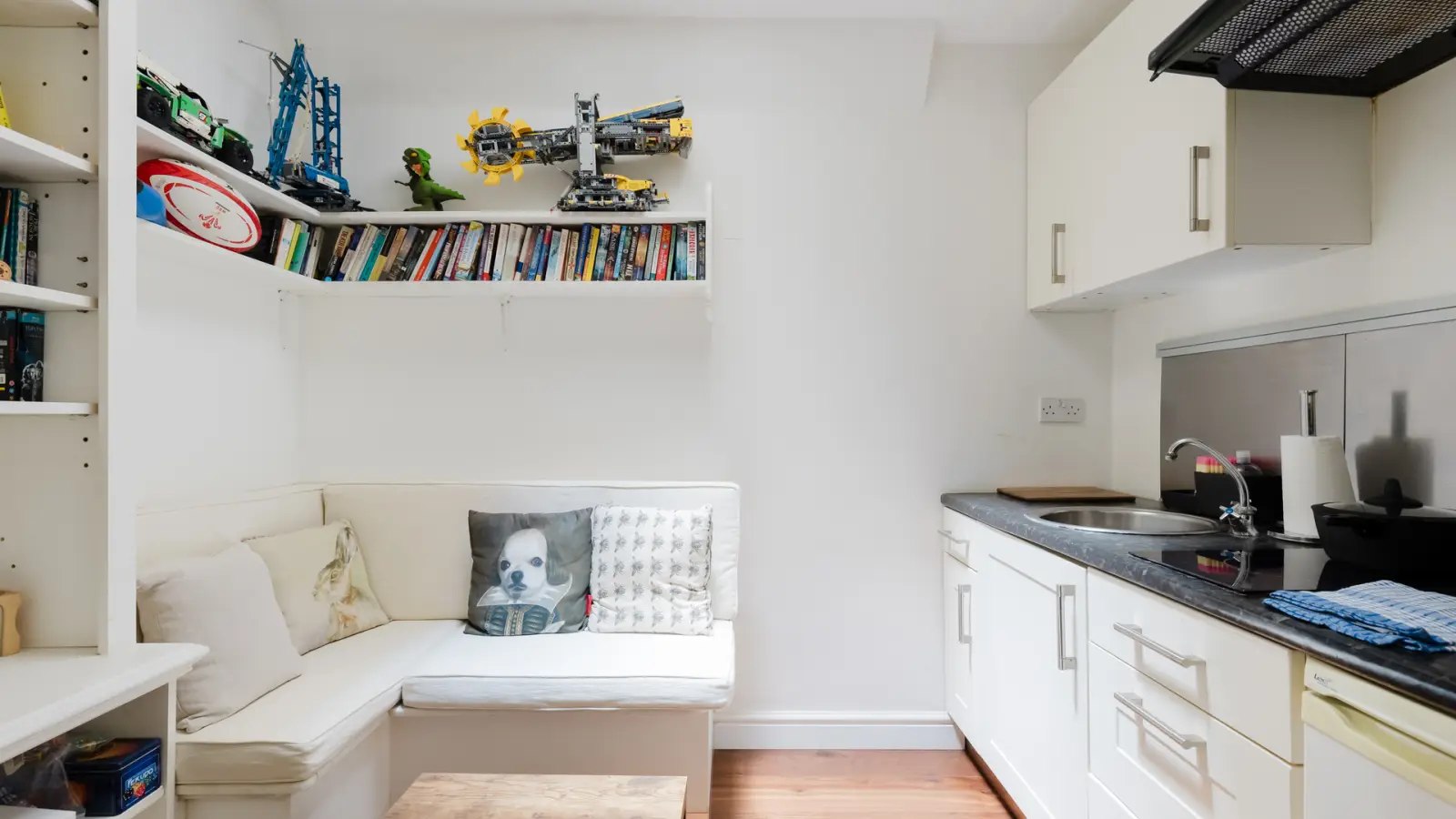 Flat Howitt Road in Greater London