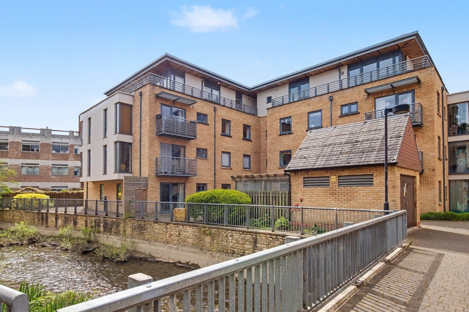 Flat Woodin's Way in Oxford