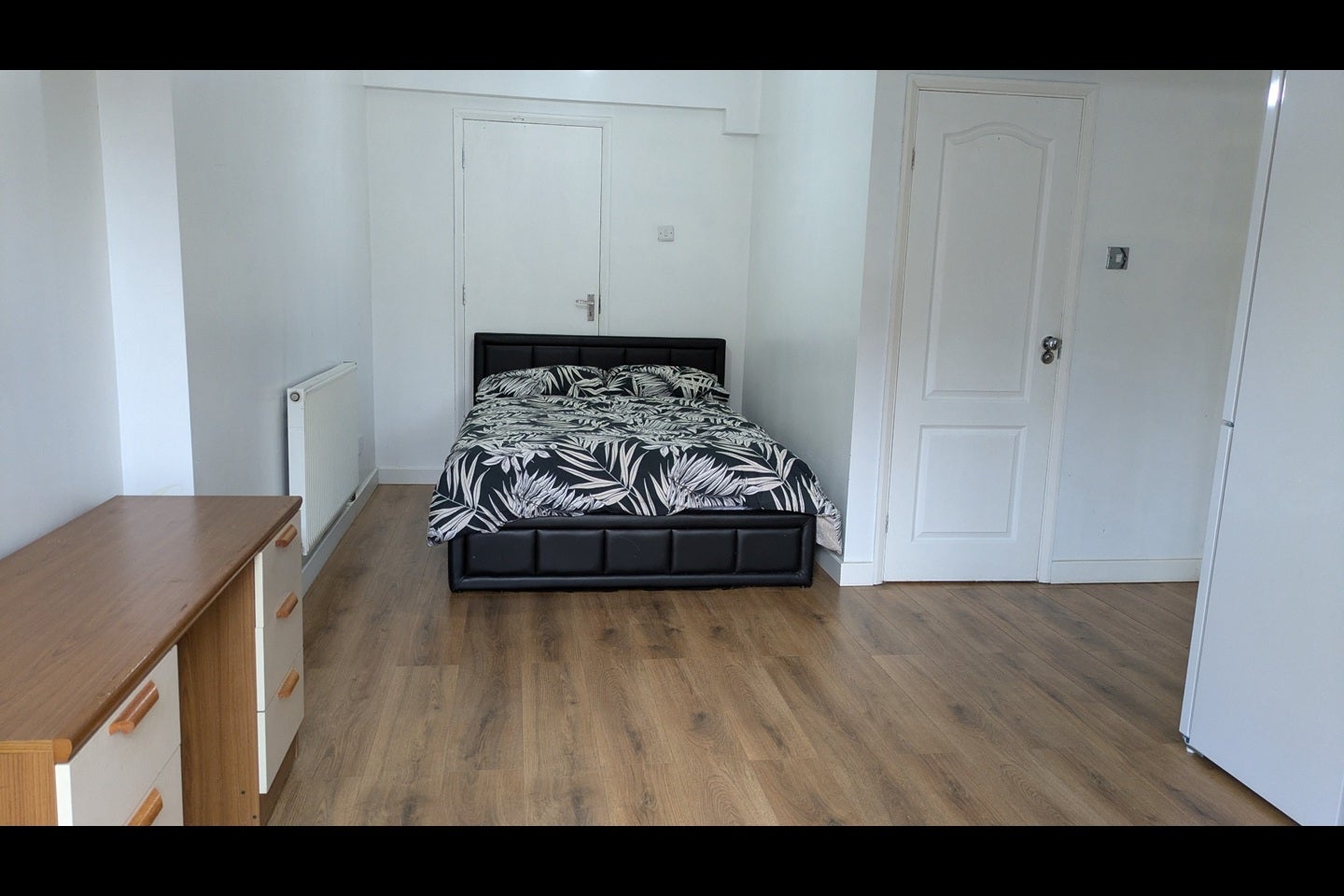 Room Harewood Close in Crawley