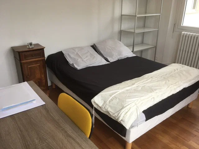 Chambre Place Paul Mistral à Grenoble
