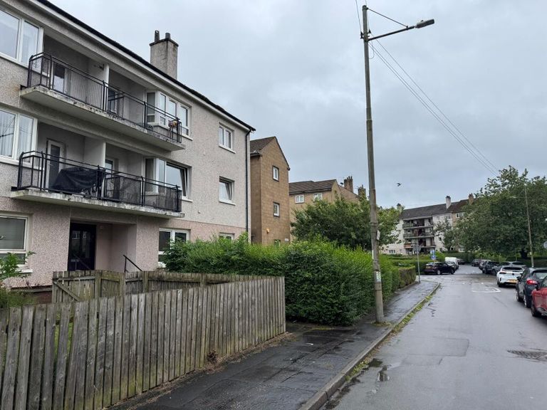 Flat Lochlea Road in Glasgow
