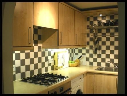 Room Schooner Close in Greater London