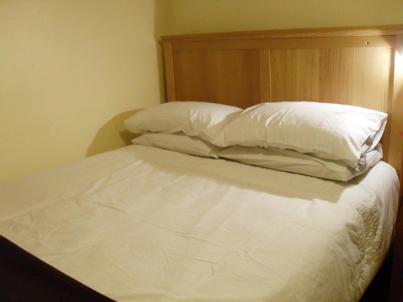Room Schooner Close in Greater London