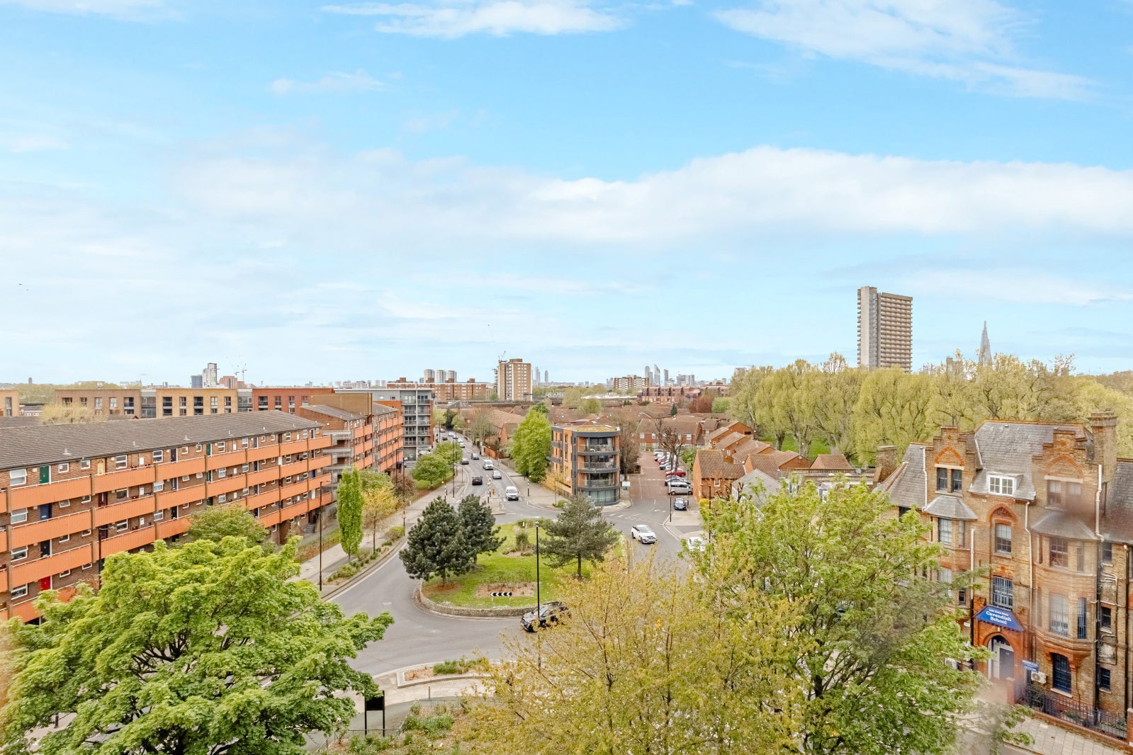 Flat Rotherhithe New Road in Greater London