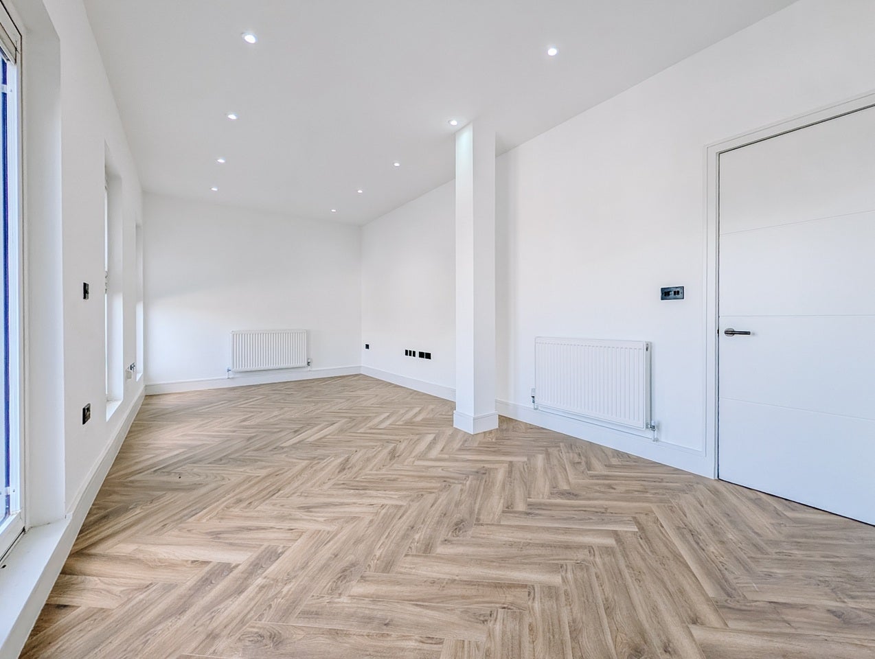 Flat London Road in Greater London