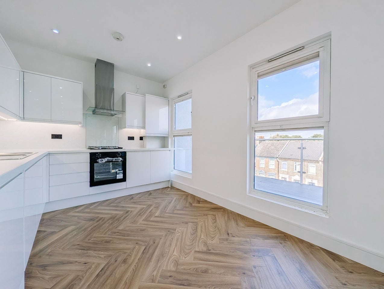 Flat London Road in Greater London