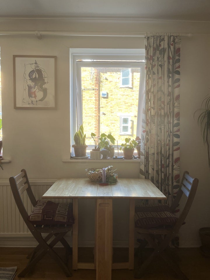 Flat Valmar Road in Greater London