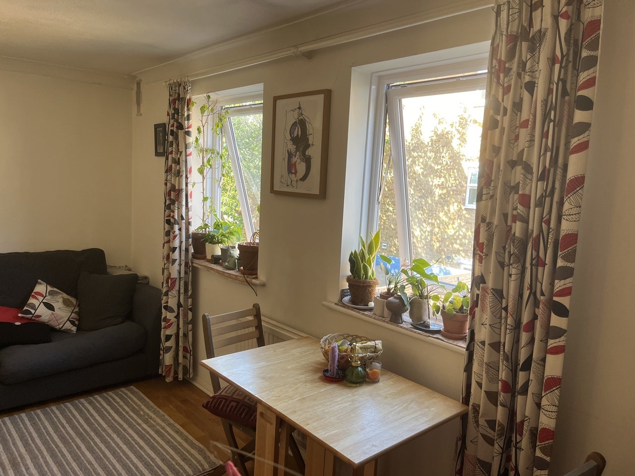 Flat Valmar Road in Greater London
