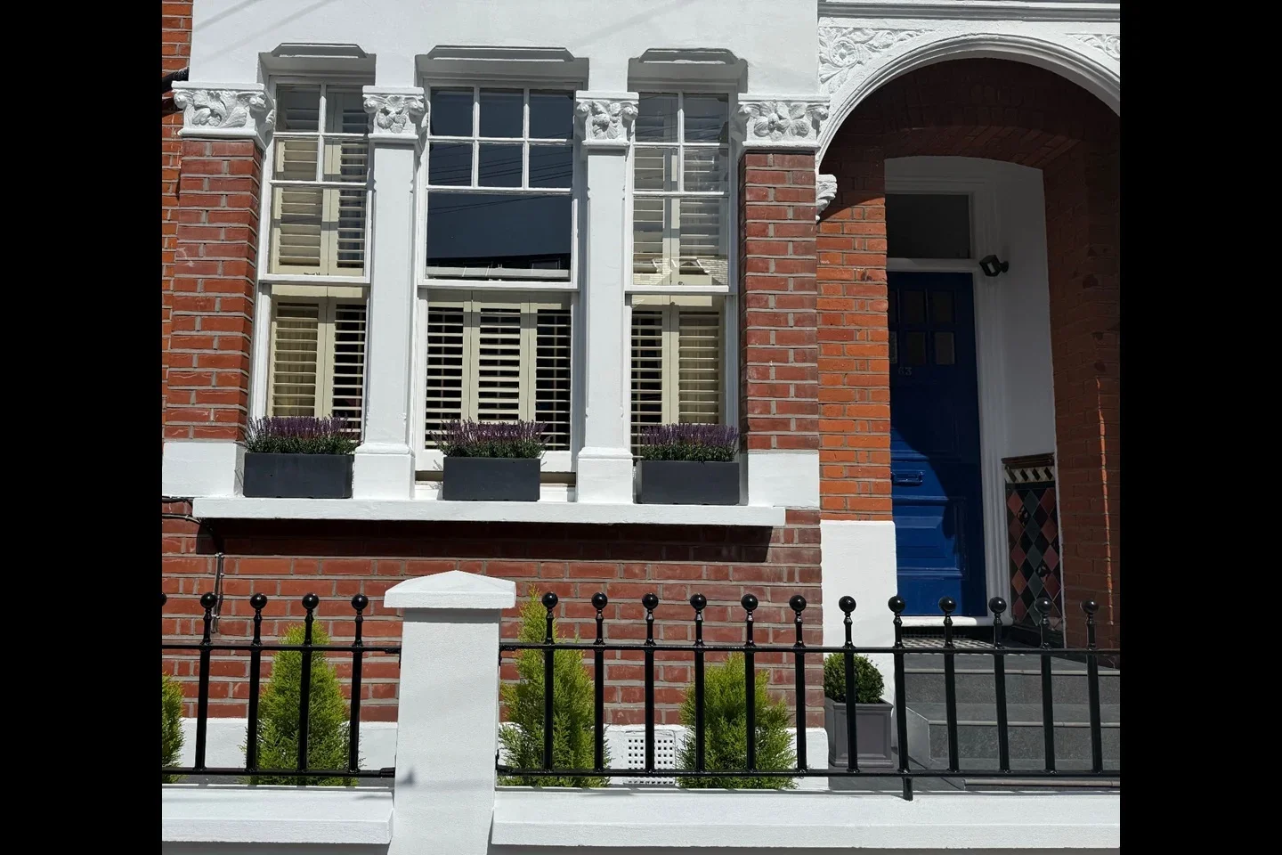 Flat Gayville Road in Greater London