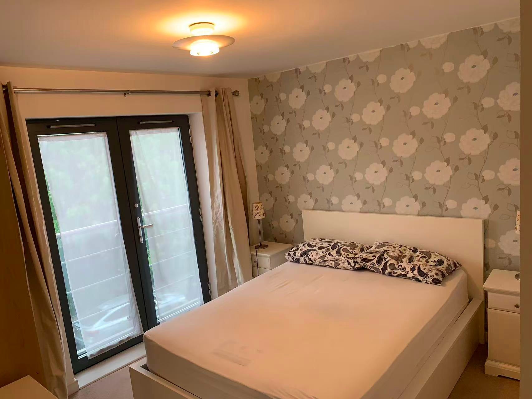 Flat Rushton Walk in Greater London