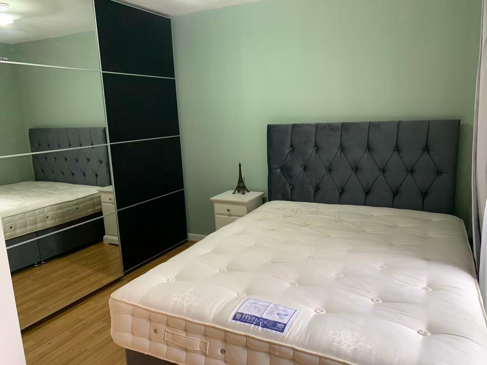Flat Rushton Walk in Greater London
